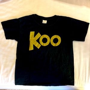 Koo Koo Kangaroo t-shirt, unisex size youth XS, black with gold letters